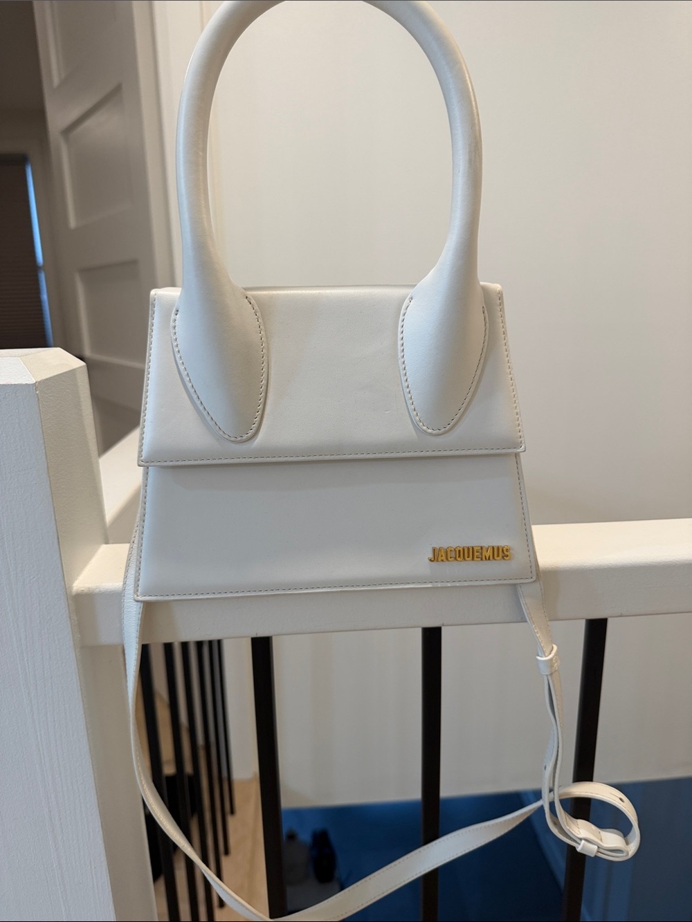 Jacquemus White Le Chiquito Moyen Crossbody Bag